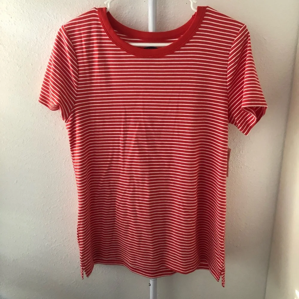 Old Navy Tee L - Picture 1 of 4